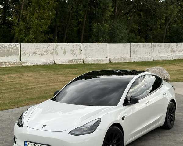 Белый Тесла Модель 3, объемом двигателя 0 л и пробегом 71 тыс. км за 23000 $, фото 1 на Automoto.ua