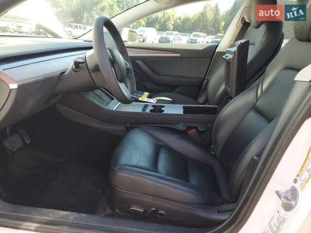 Тесла Модель 3 2022 у Києві на Automoto.ua Білий Тесла Модель 3, об'ємом двигуна 0 л та пробігом 54 тис. км за 13910 $, фото 11 на Automoto.ua