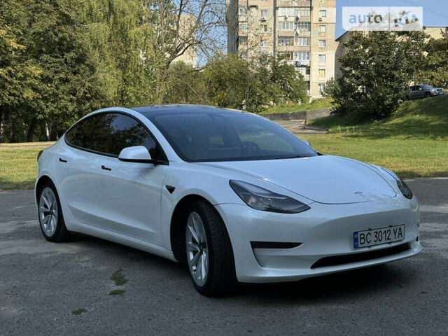 Белый Тесла Модель 3, объемом двигателя 0 л и пробегом 47 тыс. км за 27999 $, фото 2 на Automoto.ua