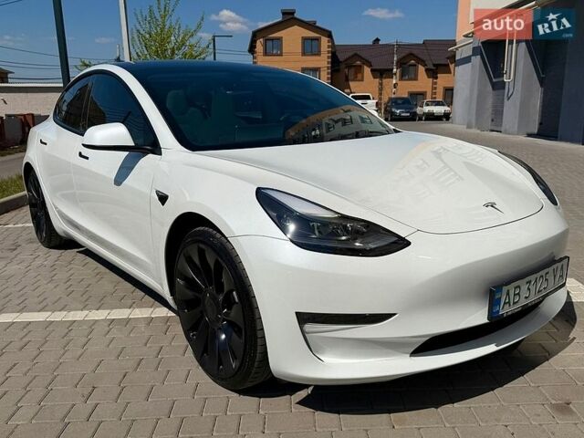 Белый Тесла Модель 3, объемом двигателя 0 л и пробегом 19 тыс. км за 23990 $, фото 3 на Automoto.ua