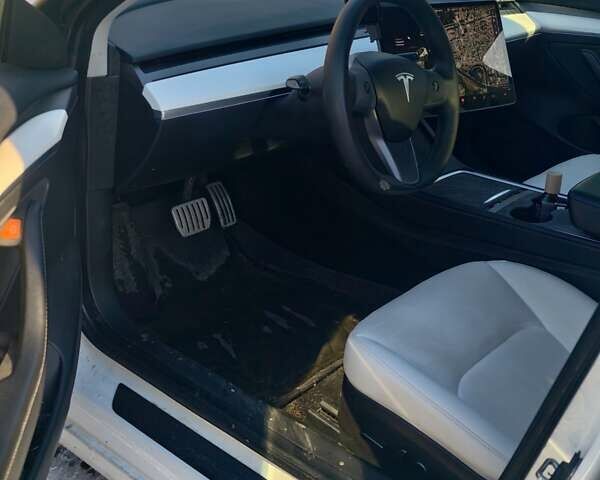 Білий Тесла Модель 3, об'ємом двигуна 0 л та пробігом 111 тис. км за 24000 $, фото 8 на Automoto.ua