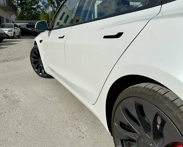 Белый Тесла Модель 3, объемом двигателя 0 л и пробегом 10 тыс. км за 27900 $, фото 12 на Automoto.ua