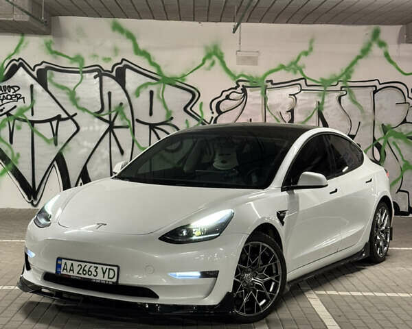 Білий Тесла Модель 3, об'ємом двигуна 0 л та пробігом 74 тис. км за 21800 $, фото 20 на Automoto.ua