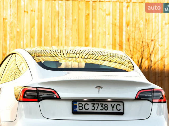 Белый Тесла Модель 3, объемом двигателя 0 л и пробегом 94 тыс. км за 19999 $, фото 18 на Automoto.ua