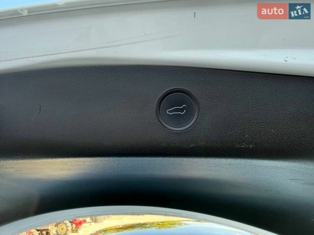 Білий Тесла Модель 3, об'ємом двигуна 0 л та пробігом 73 тис. км за 20900 $, фото 32 на Automoto.ua