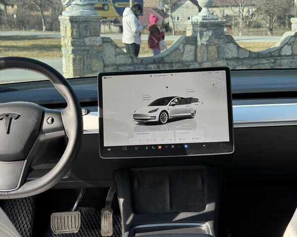 Білий Тесла Модель 3, об'ємом двигуна 0 л та пробігом 47 тис. км за 21500 $, фото 20 на Automoto.ua