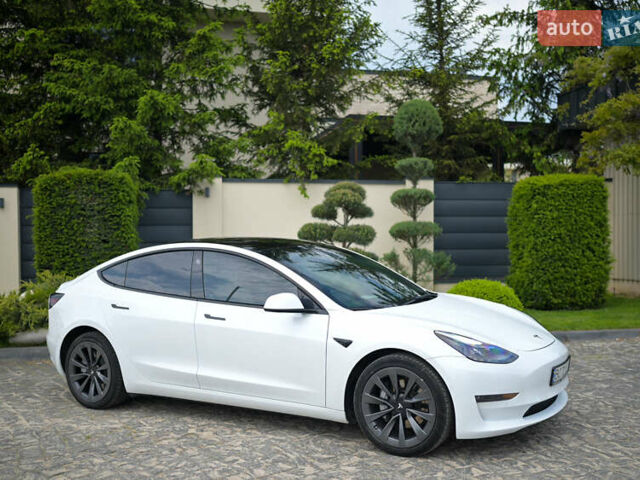 Білий Тесла Модель 3, об'ємом двигуна 0 л та пробігом 71 тис. км за 21200 $, фото 5 на Automoto.ua