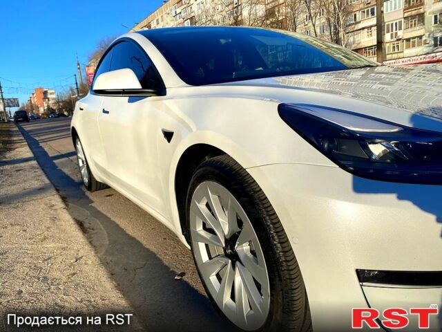 Белый Тесла Модель 3, объемом двигателя 0 л и пробегом 23 тыс. км за 33900 $, фото 3 на Automoto.ua