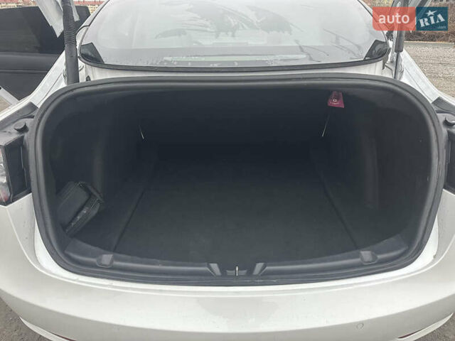 Белый Тесла Модель 3, объемом двигателя 0 л и пробегом 59 тыс. км за 22000 $, фото 14 на Automoto.ua