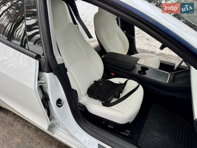 Білий Тесла Модель 3, об'ємом двигуна 0 л та пробігом 89 тис. км за 22000 $, фото 26 на Automoto.ua