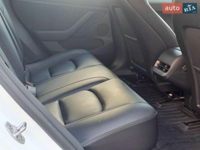 Білий Тесла Модель 3, об'ємом двигуна 0 л та пробігом 36 тис. км за 19990 $, фото 26 на Automoto.ua