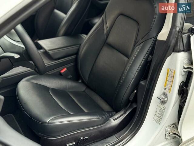 Білий Тесла Модель 3, об'ємом двигуна 0 л та пробігом 117 тис. км за 20999 $, фото 12 на Automoto.ua