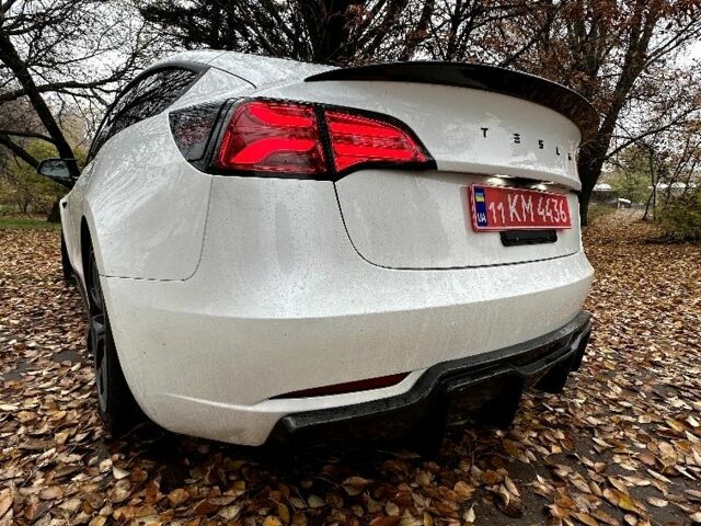 Белый Тесла Модель 3, объемом двигателя 0 л и пробегом 48 тыс. км за 25500 $, фото 4 на Automoto.ua