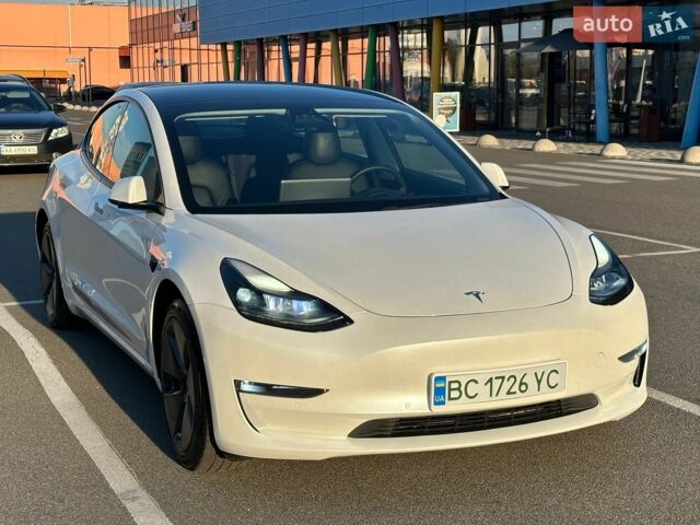 Белый Тесла Модель 3, объемом двигателя 0 л и пробегом 85 тыс. км за 20300 $, фото 10 на Automoto.ua