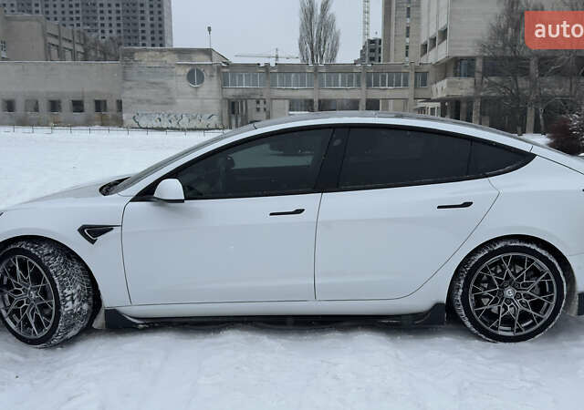 Білий Тесла Модель 3, об'ємом двигуна 0 л та пробігом 74 тис. км за 21800 $, фото 7 на Automoto.ua