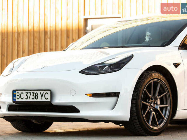 Белый Тесла Модель 3, объемом двигателя 0 л и пробегом 94 тыс. км за 19999 $, фото 10 на Automoto.ua