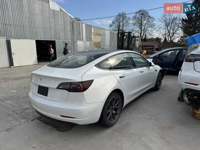Білий Тесла Модель 3, об'ємом двигуна 0 л та пробігом 39 тис. км за 12500 $, фото 2 на Automoto.ua