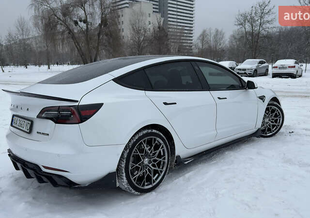 Білий Тесла Модель 3, об'ємом двигуна 0 л та пробігом 74 тис. км за 21800 $, фото 4 на Automoto.ua