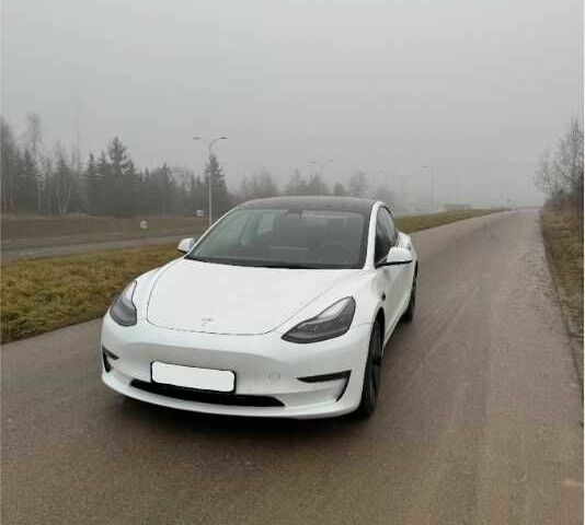 Тесла Модель 3 2022 в Киеве на Automoto.ua Белый Тесла Модель 3, объемом двигателя 0 л и пробегом 76 тыс. км за 12700 $, фото 11 на Automoto.ua