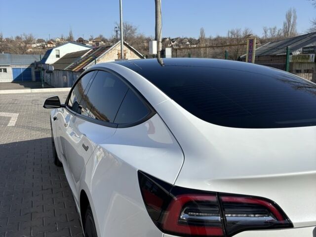 Белый Тесла Модель 3, объемом двигателя 0 л и пробегом 88 тыс. км за 22500 $, фото 16 на Automoto.ua