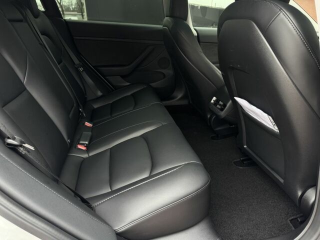 Білий Тесла Модель 3, об'ємом двигуна 0 л та пробігом 31 тис. км за 19300 $, фото 22 на Automoto.ua