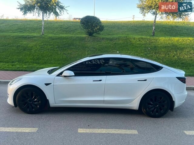Білий Тесла Модель 3, об'ємом двигуна 0 л та пробігом 122 тис. км за 18500 $, фото 12 на Automoto.ua