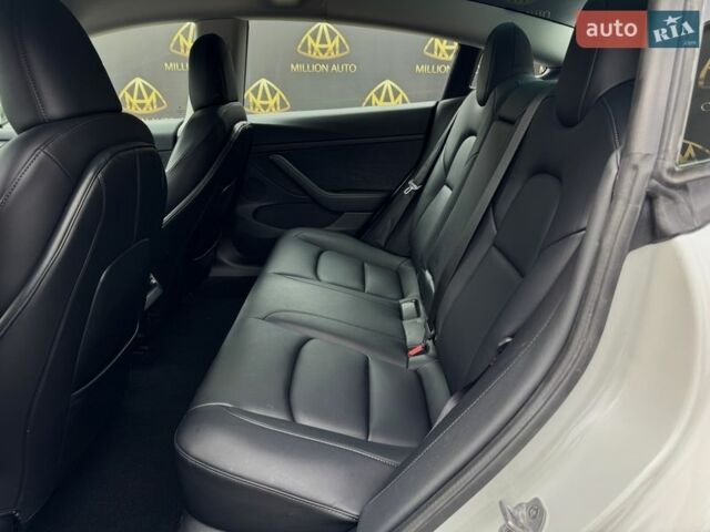 Білий Тесла Модель 3, об'ємом двигуна 0 л та пробігом 54 тис. км за 21900 $, фото 9 на Automoto.ua