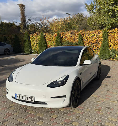 Білий Тесла Модель 3, об'ємом двигуна 0 л та пробігом 65 тис. км за 33500 $, фото 1 на Automoto.ua