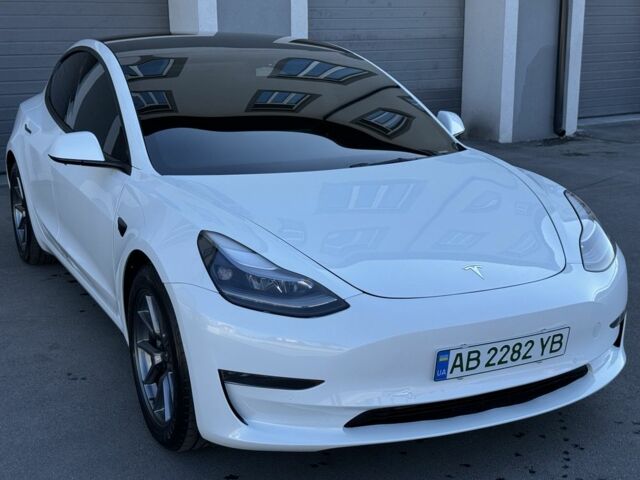 Белый Тесла Модель 3, объемом двигателя 0 л и пробегом 50 тыс. км за 19500 $, фото 2 на Automoto.ua