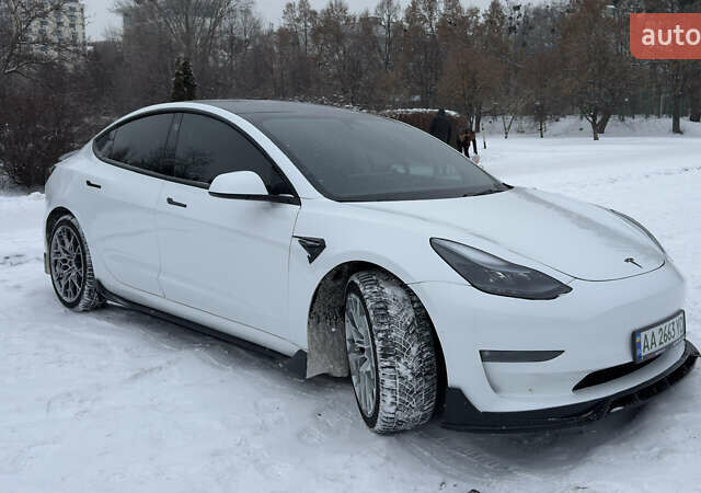 Білий Тесла Модель 3, об'ємом двигуна 0 л та пробігом 74 тис. км за 21800 $, фото 2 на Automoto.ua