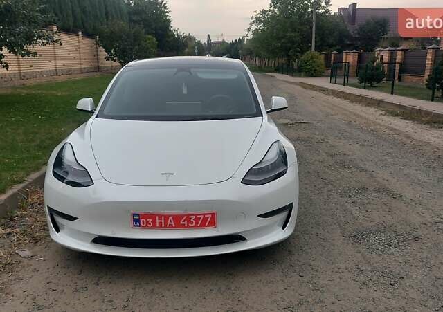 Тесла Модель 3 2022 в Луцке на Automoto.ua Белый Тесла Модель 3, объемом двигателя 0 л и пробегом 33 тыс. км за 21000 $, фото 5 на Automoto.ua