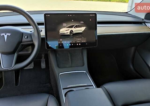 Білий Тесла Модель 3, об'ємом двигуна 0 л та пробігом 58 тис. км за 25700 $, фото 11 на Automoto.ua