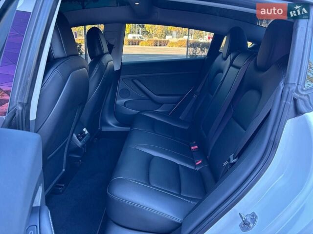 Білий Тесла Модель 3, об'ємом двигуна 0 л та пробігом 40 тис. км за 23990 $, фото 9 на Automoto.ua