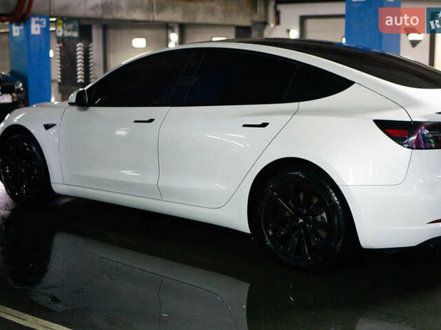 Белый Тесла Модель 3, объемом двигателя 0 л и пробегом 55 тыс. км за 22500 $, фото 4 на Automoto.ua