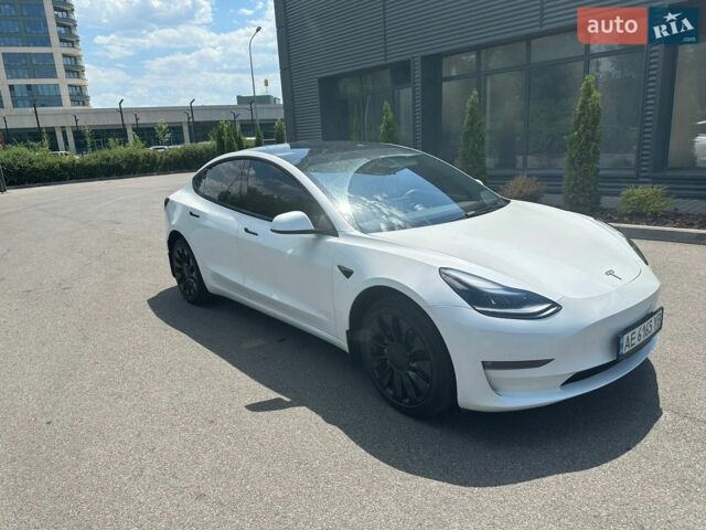 Белый Тесла Модель 3, объемом двигателя 0 л и пробегом 60 тыс. км за 22000 $, фото 3 на Automoto.ua