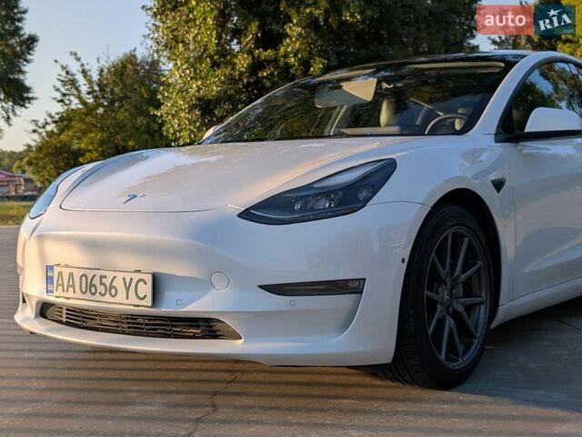Білий Тесла Модель 3, об'ємом двигуна 0 л та пробігом 132 тис. км за 20999 $, фото 1 на Automoto.ua