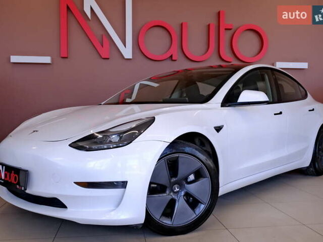 Белый Тесла Модель 3, объемом двигателя 0 л и пробегом 60 тыс. км за 19900 $, фото 9 на Automoto.ua