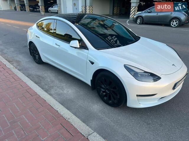 Білий Тесла Модель 3, об'ємом двигуна 0 л та пробігом 122 тис. км за 18500 $, фото 8 на Automoto.ua
