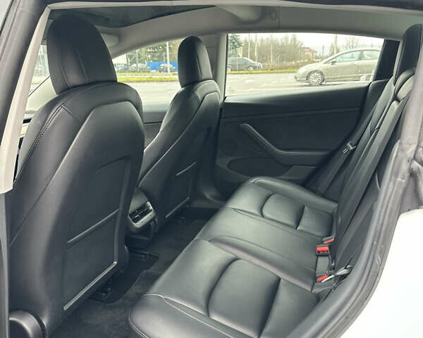 Белый Тесла Модель 3, объемом двигателя 0 л и пробегом 109 тыс. км за 16900 $, фото 28 на Automoto.ua