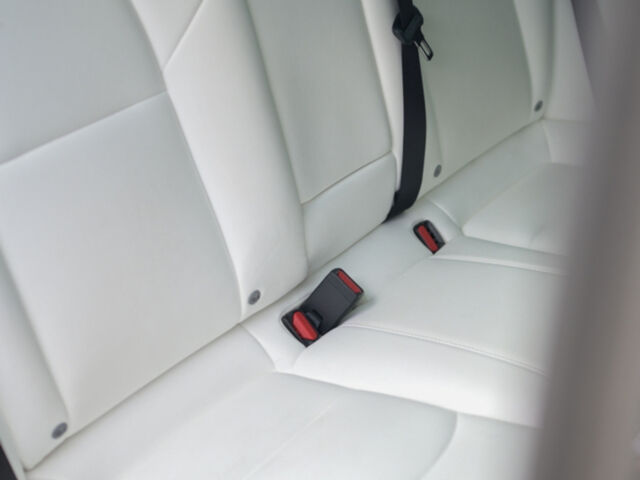 Белый Тесла Модель 3, объемом двигателя 0 л и пробегом 77 тыс. км за 21600 $, фото 14 на Automoto.ua