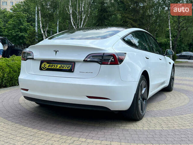 Белый Тесла Модель 3, объемом двигателя 0 л и пробегом 150 тыс. км за 17999 $, фото 6 на Automoto.ua