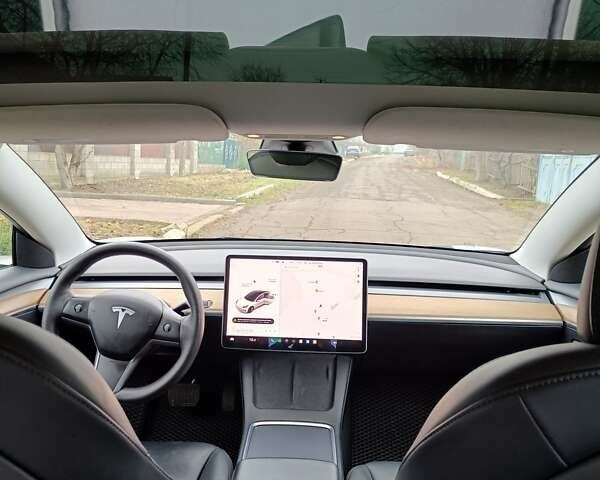 Белый Тесла Модель 3, объемом двигателя 0 л и пробегом 79 тыс. км за 18999 $, фото 3 на Automoto.ua