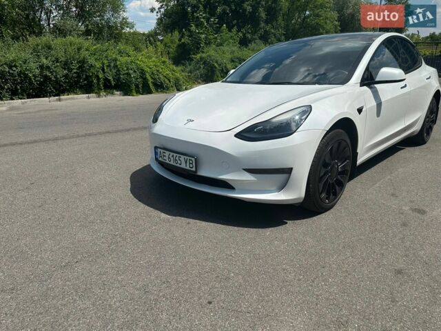 Белый Тесла Модель 3, объемом двигателя 0 л и пробегом 60 тыс. км за 22000 $, фото 41 на Automoto.ua