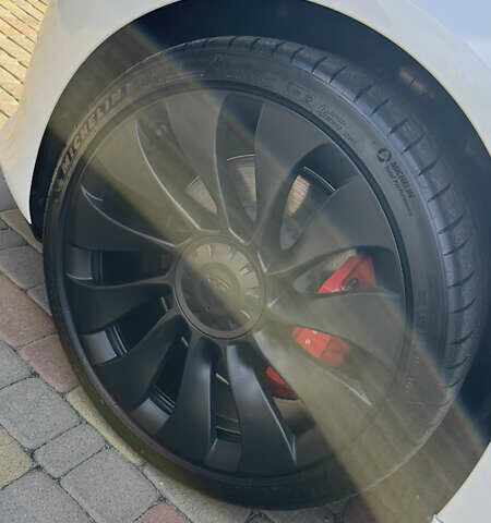 Білий Тесла Модель 3, об'ємом двигуна 0 л та пробігом 65 тис. км за 33500 $, фото 11 на Automoto.ua