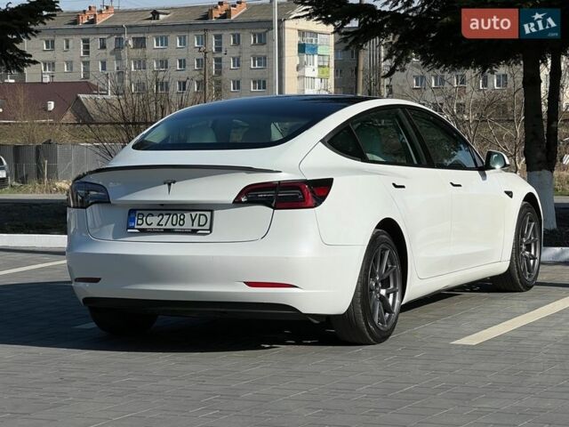 Белый Тесла Модель 3, объемом двигателя 0 л и пробегом 130 тыс. км за 16950 $, фото 5 на Automoto.ua