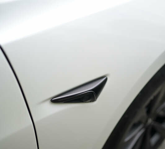 Білий Тесла Модель 3, об'ємом двигуна 0 л та пробігом 71 тис. км за 21200 $, фото 9 на Automoto.ua