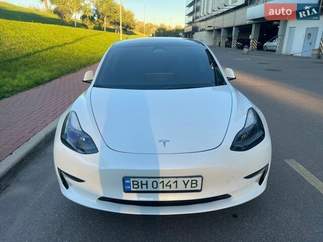 Білий Тесла Модель 3, об'ємом двигуна 0 л та пробігом 122 тис. км за 18500 $, фото 3 на Automoto.ua