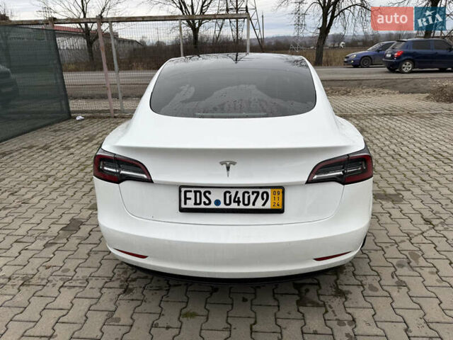 Белый Тесла Модель 3, объемом двигателя 0 л и пробегом 55 тыс. км за 19200 $, фото 5 на Automoto.ua