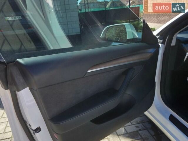 Білий Тесла Модель 3, об'ємом двигуна 0 л та пробігом 45 тис. км за 24500 $, фото 11 на Automoto.ua