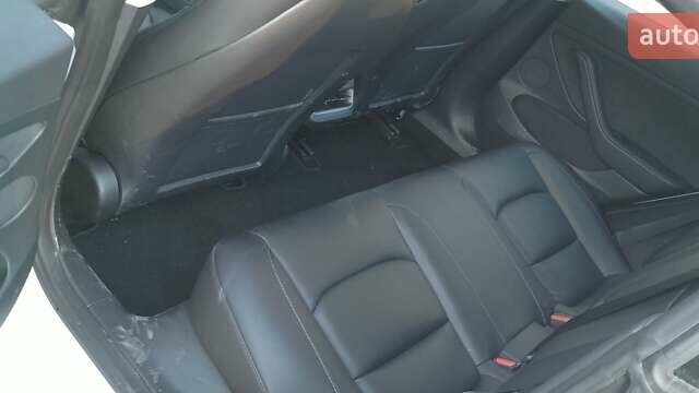 Білий Тесла Модель 3, об'ємом двигуна 0 л та пробігом 46 тис. км за 18700 $, фото 4 на Automoto.ua